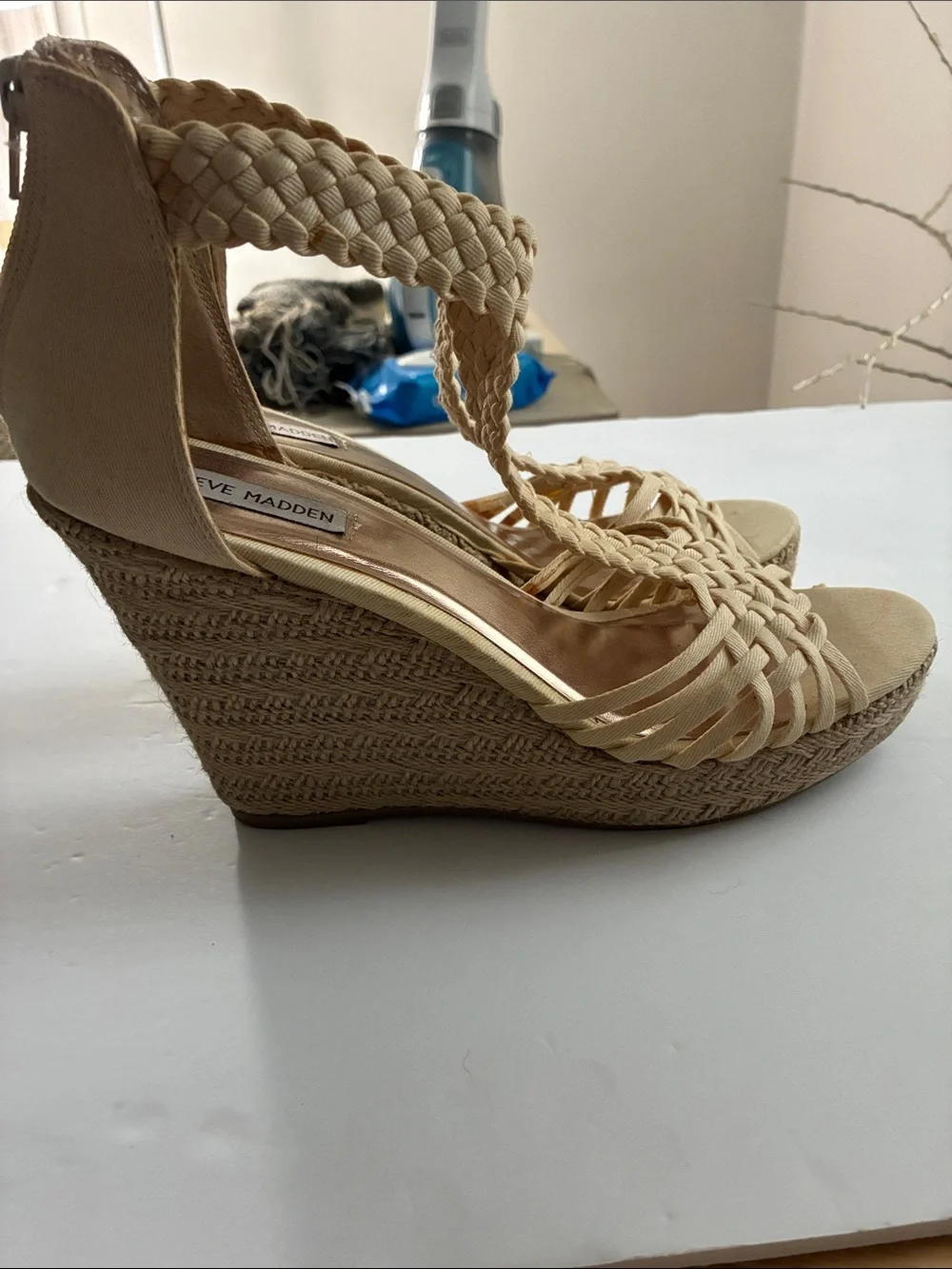 Steve Madden Braided T-Strap Wedge Sandals in Cream,Size 9M, Like New Condition
